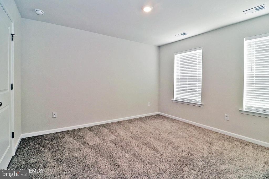 27 Forest Park Drive - Photo 11
