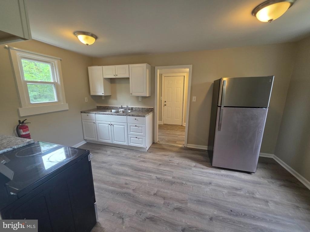119 W Washington Street - Photo 10