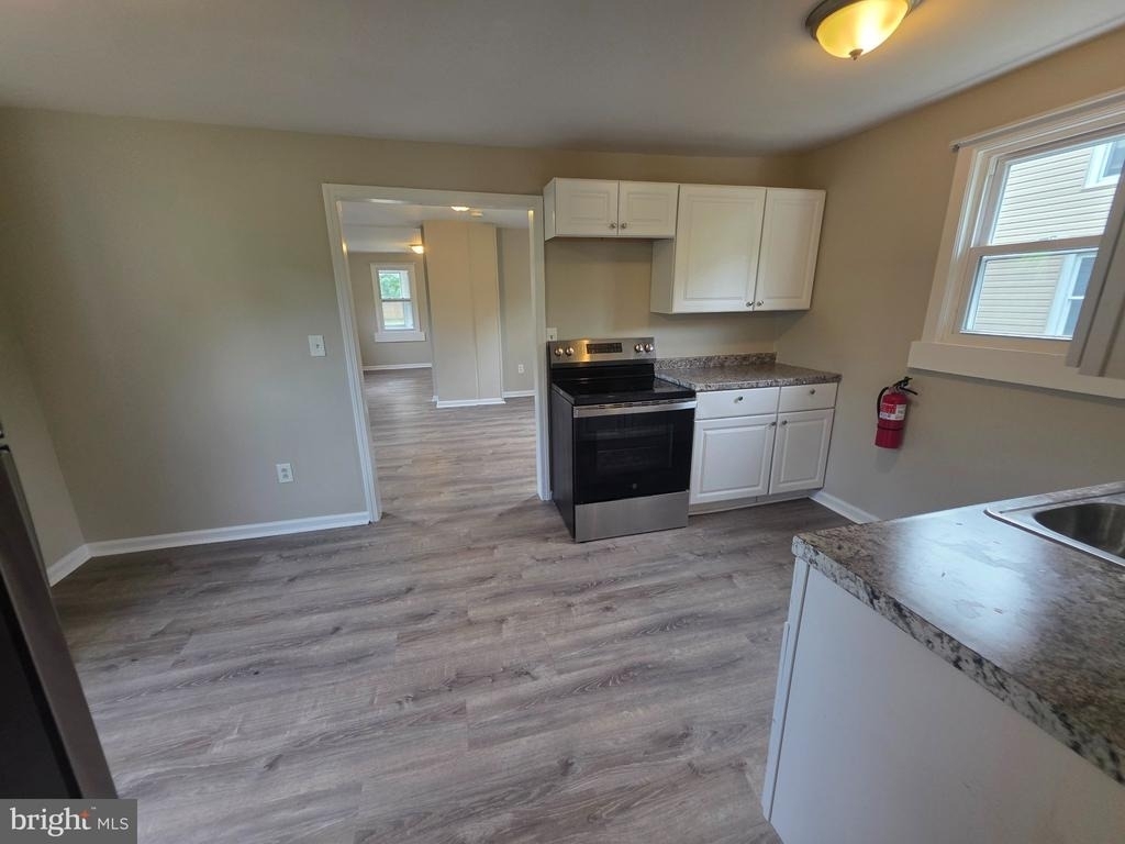 119 W Washington Street - Photo 9