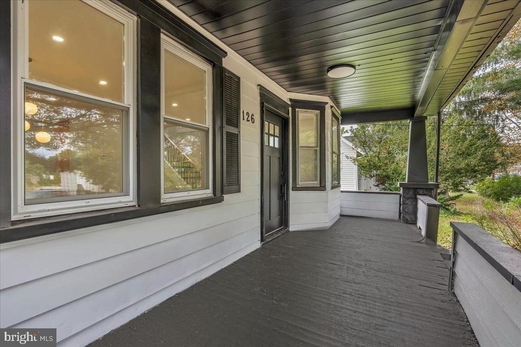 126 Kings Highway - Photo 1