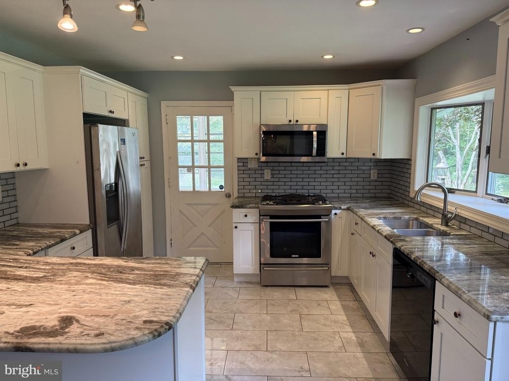 103 Watsontown New Freedom Road - Photo 6