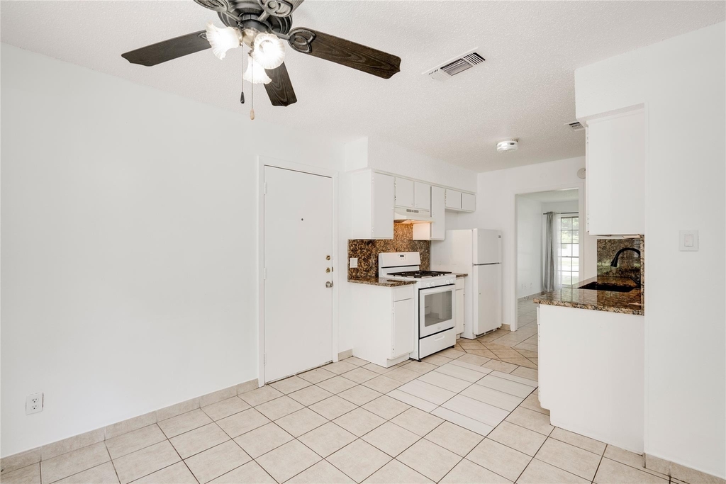 9502 North Creek Dr - Photo 5