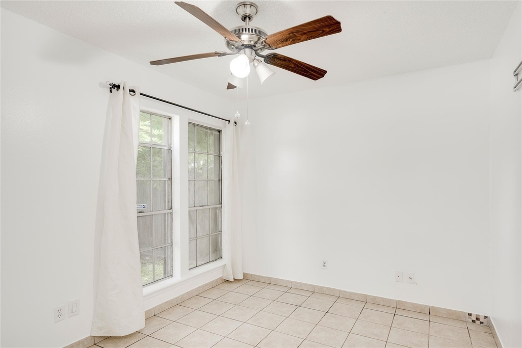 9502 North Creek Dr - Photo 9