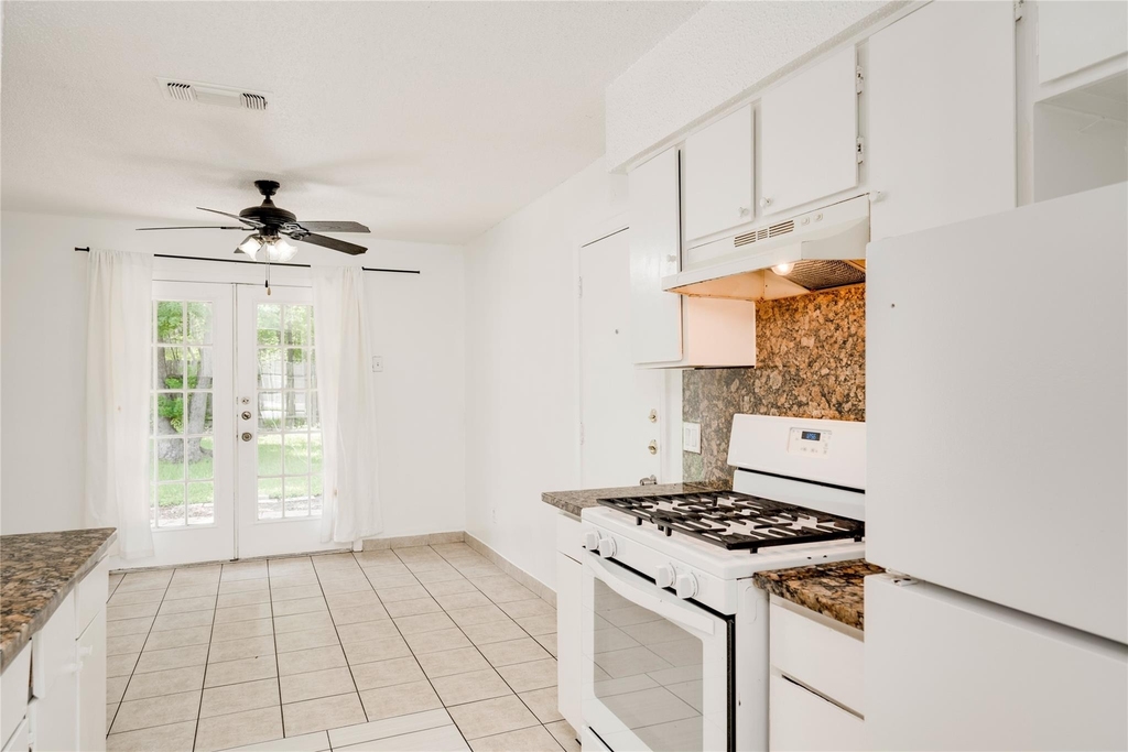 9502 North Creek Dr - Photo 8