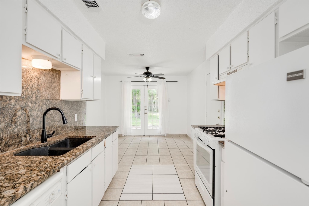 9502 North Creek Dr - Photo 6