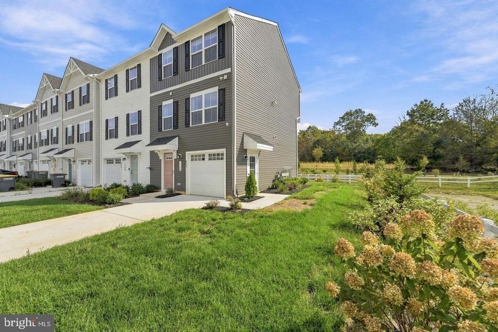 1180 W Walnut Road - Photo 2