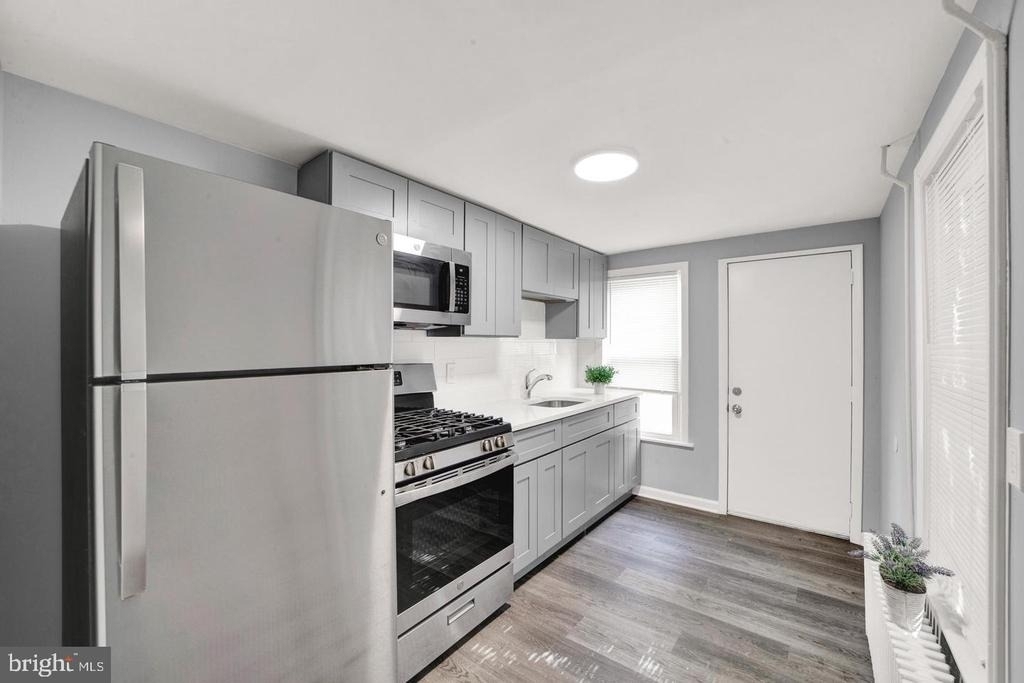 110 Crosswicks Street - Photo 8