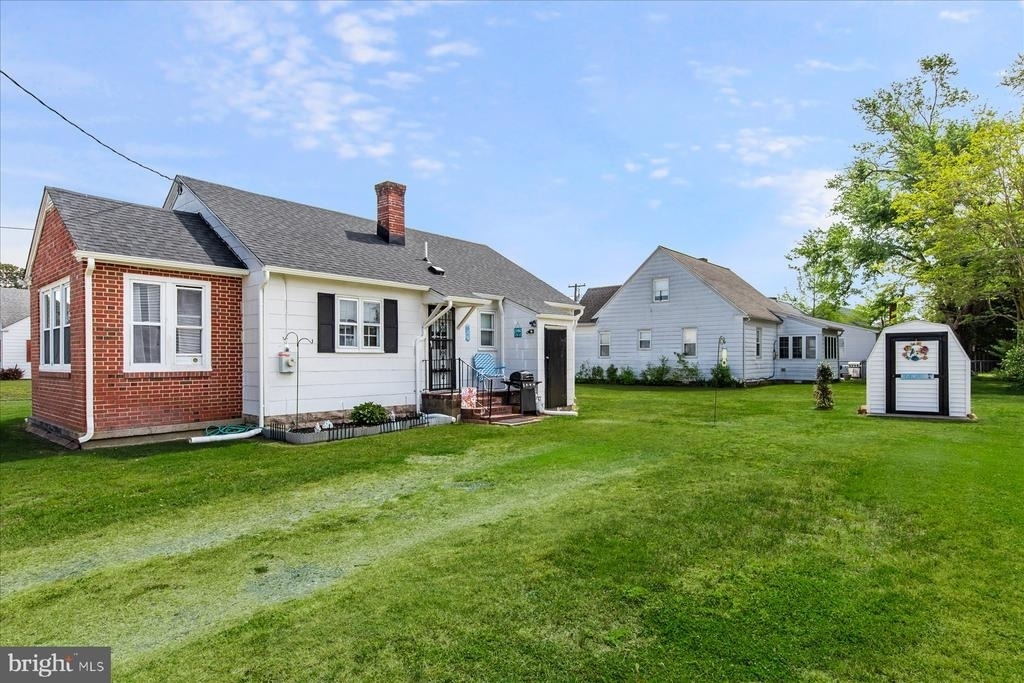 1400 Linden Drive - Photo 4