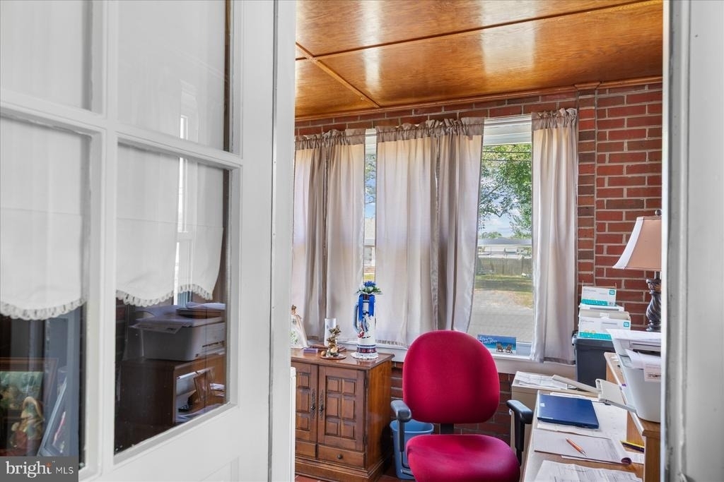 1400 Linden Drive - Photo 16