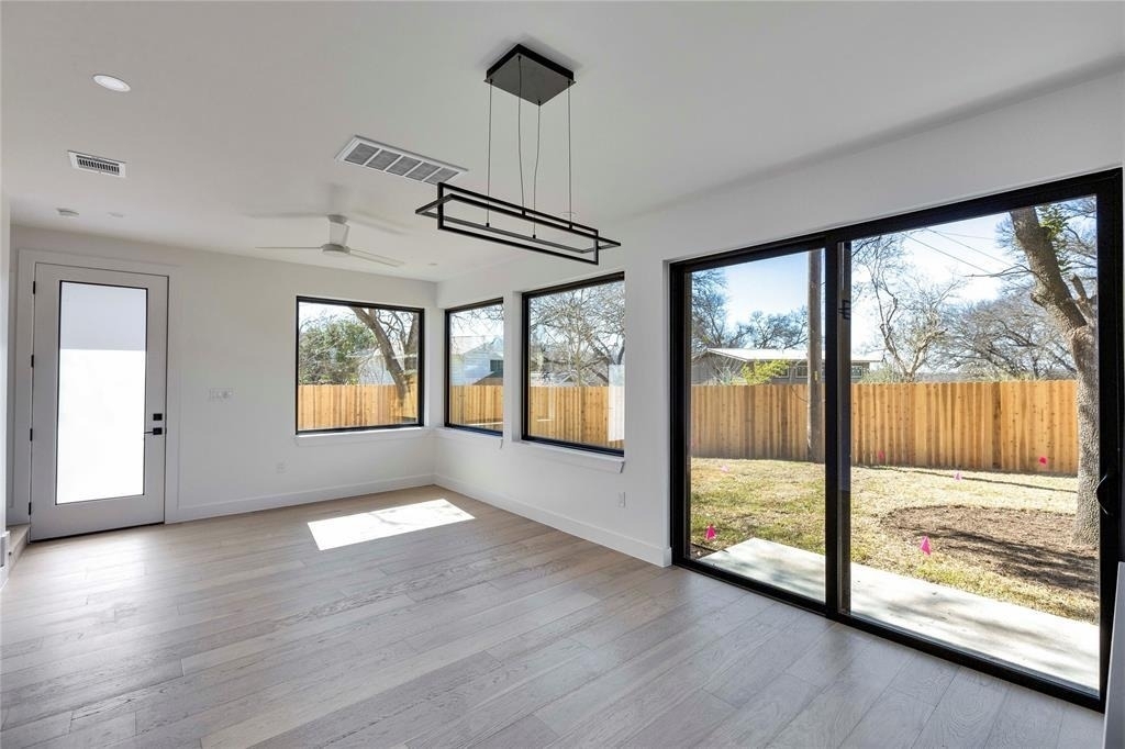 1804 Sylvan Dr - Photo 9