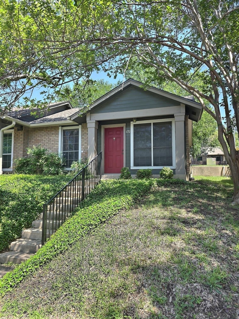 1015 E Yager Ln - Photo 0