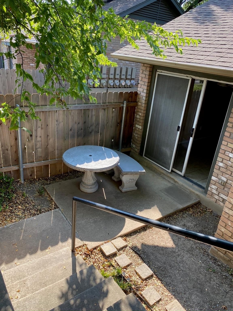1015 E Yager Ln - Photo 13