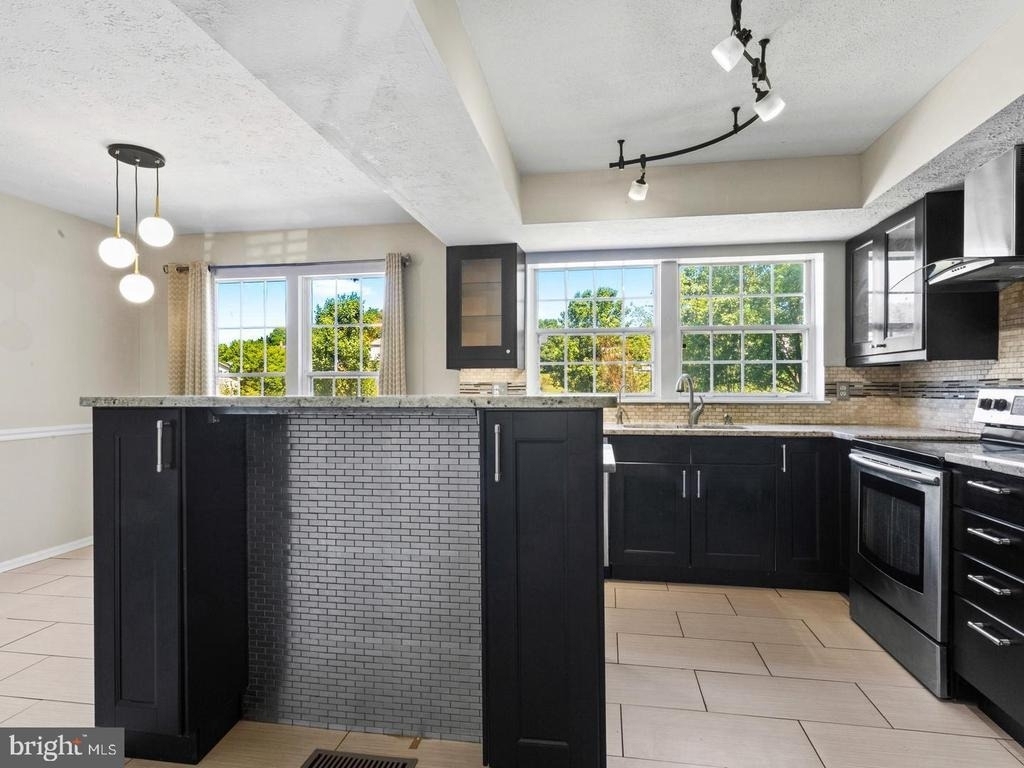 12204 Stanfield Court - Photo 10