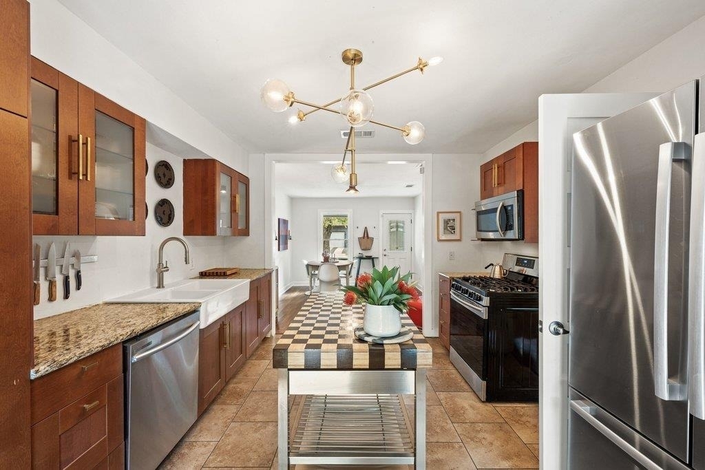 403 W 55th St - Photo 8