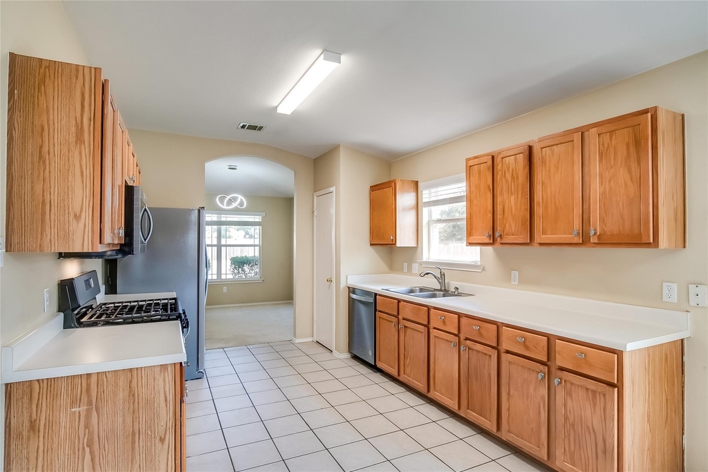 602 Mccarthur Dr - Photo 10
