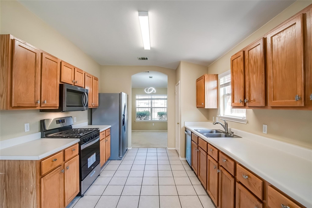 602 Mccarthur Dr - Photo 11