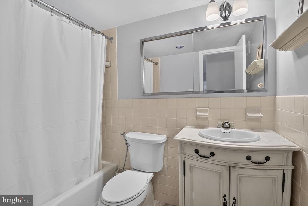 1111 W University Boulevard W - Photo 29