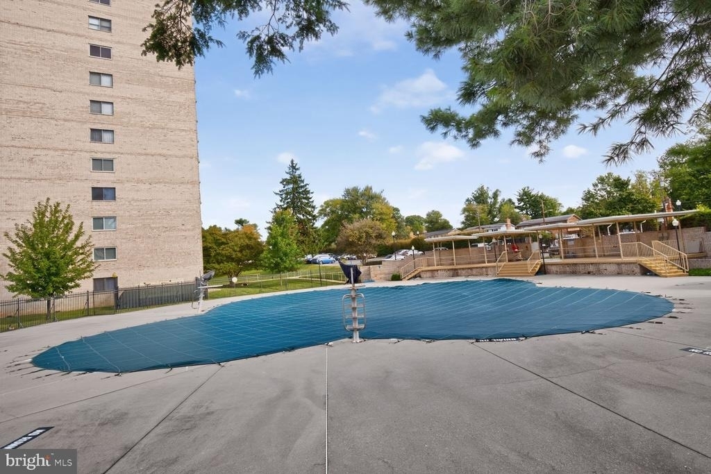 1111 W University Boulevard W - Photo 32