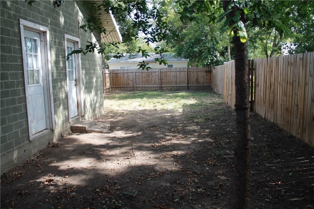 906 Haysel St - Photo 4