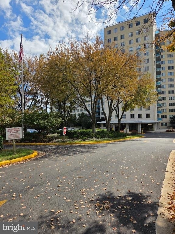 10500 Rockville Pike - Photo 14