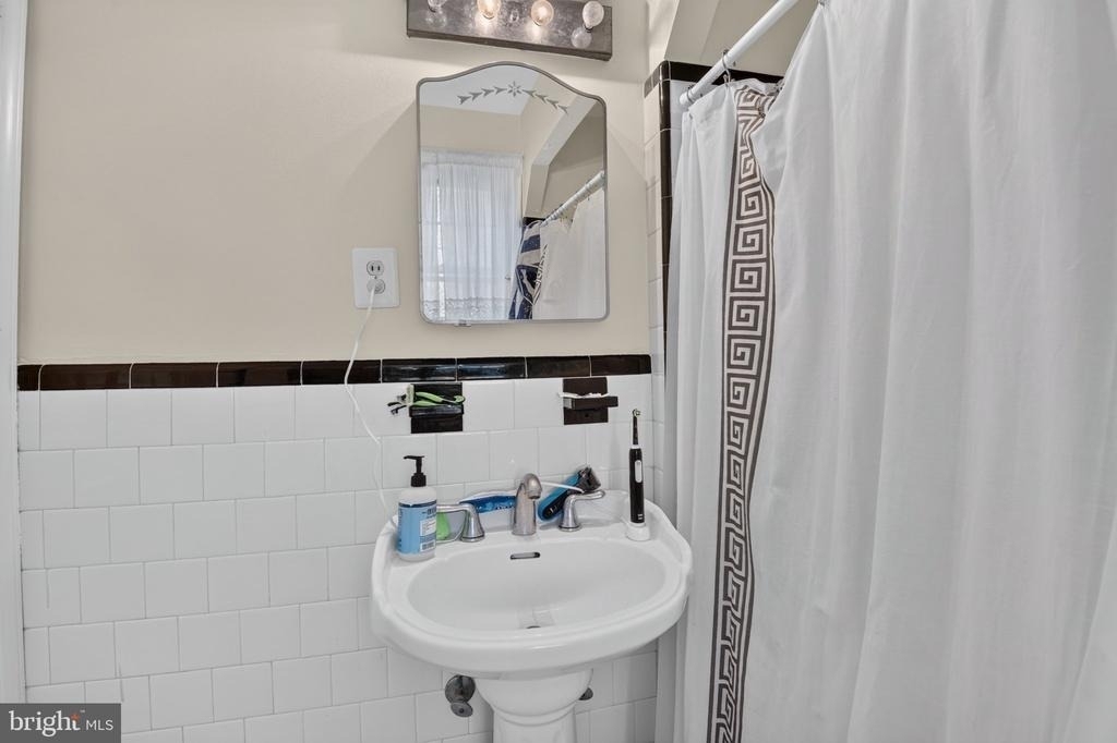 3511 Woodbine Street - Photo 17