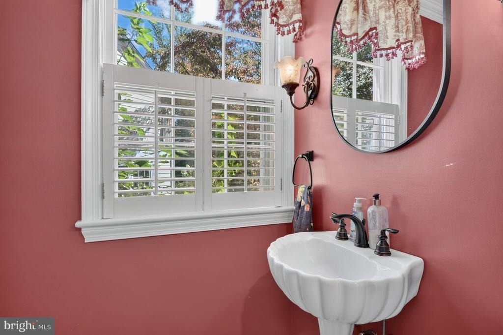 3511 Woodbine Street - Photo 16