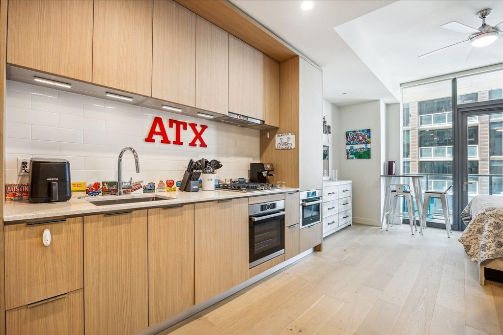 44 East Ave - Photo 3