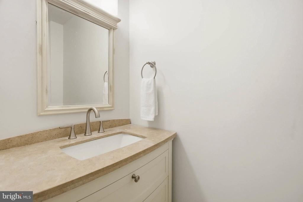 8112 Wooded Glen Court - Photo 10