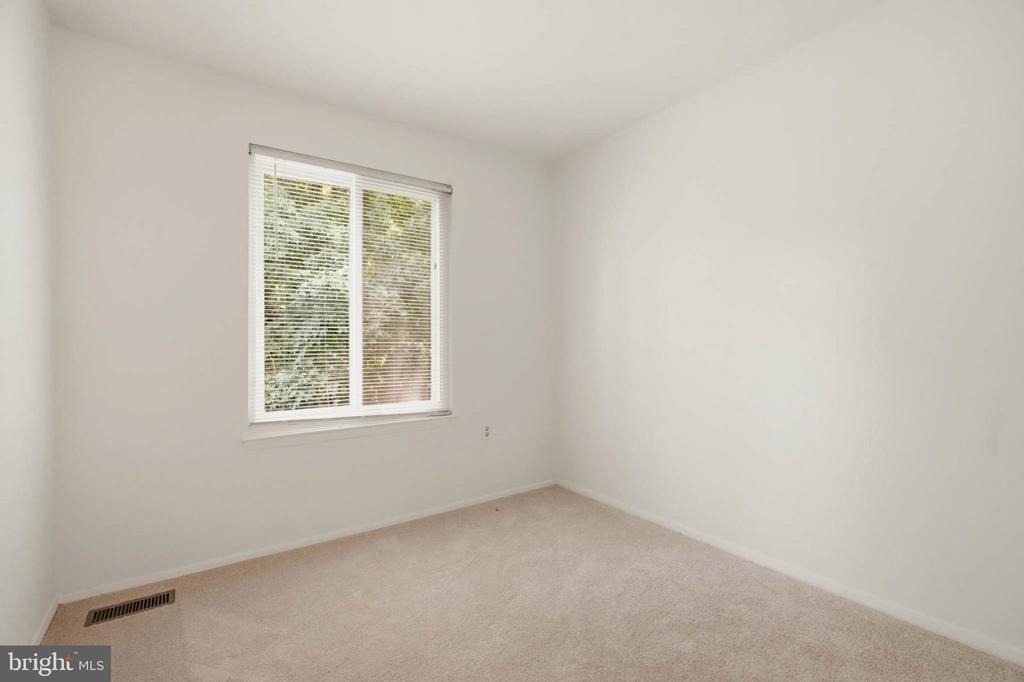 8112 Wooded Glen Court - Photo 17