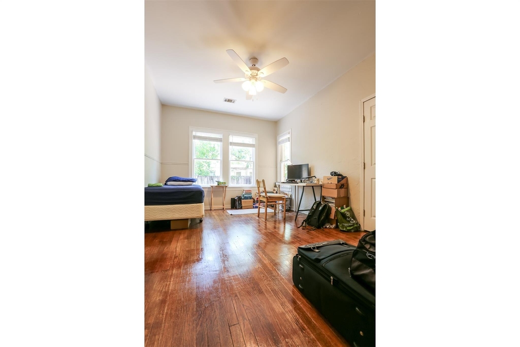 308 E 32nd St - Photo 16