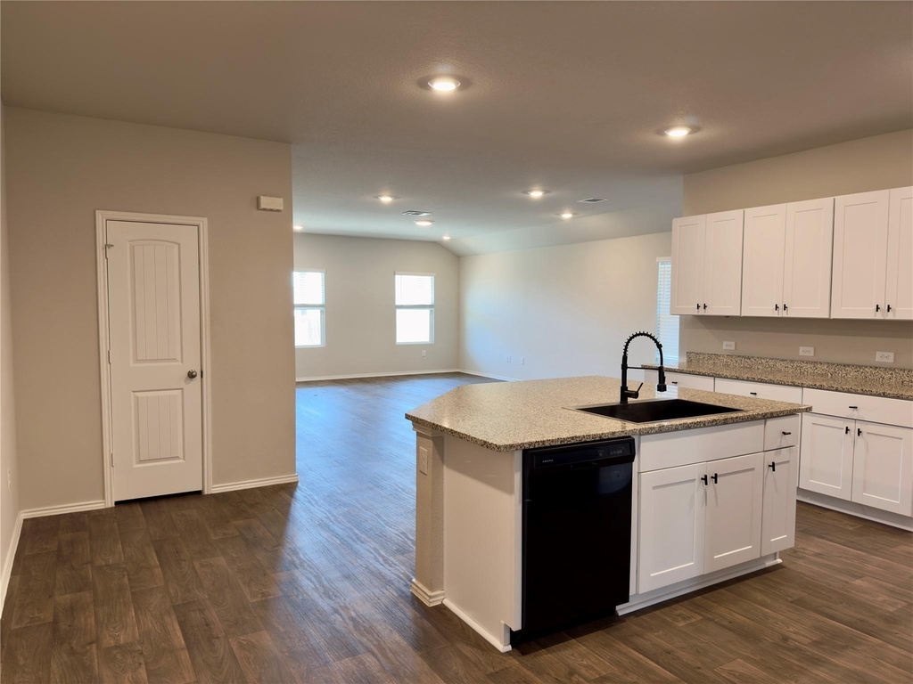 5813 Xene Dr - Photo 4