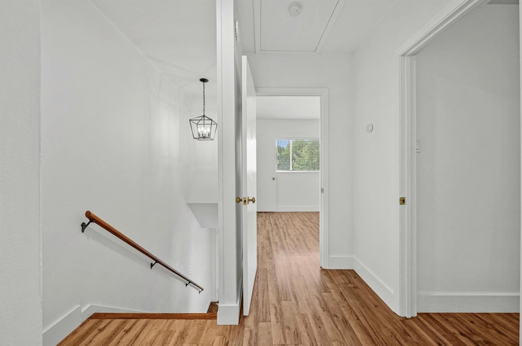 2401 Winsted Ln - Photo 11