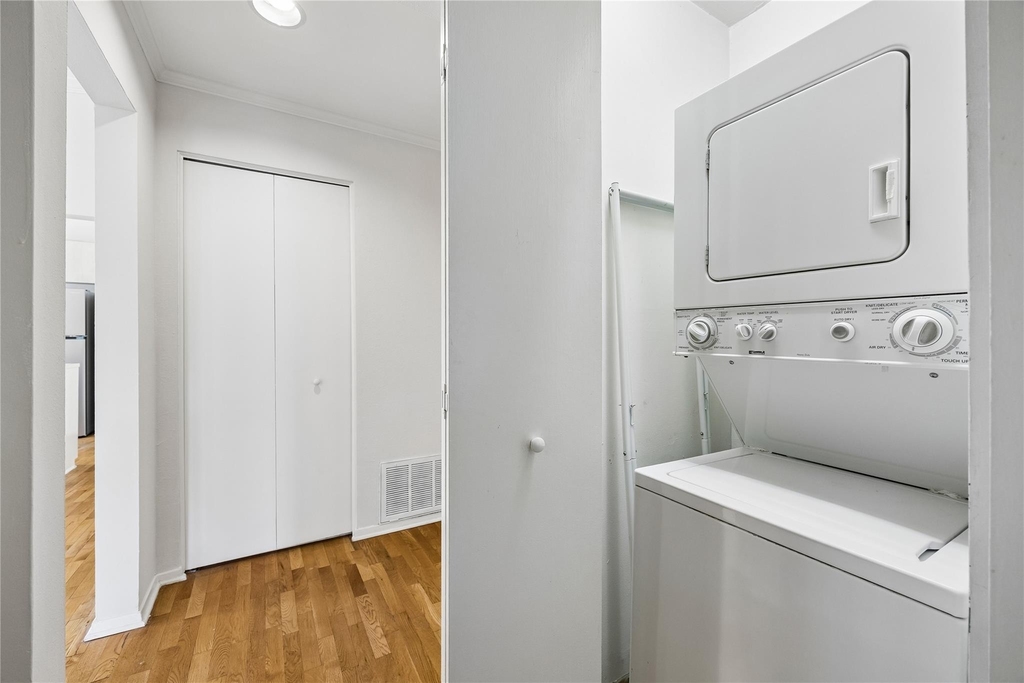 409 E 38th St - Photo 13