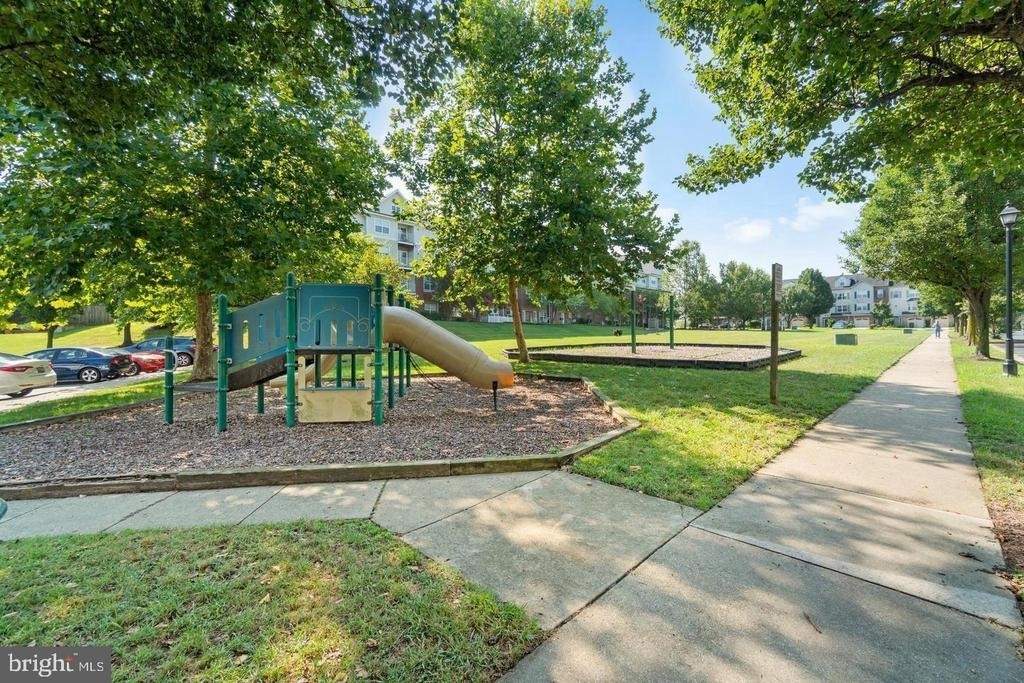 509 Bridgeport Place - Photo 17