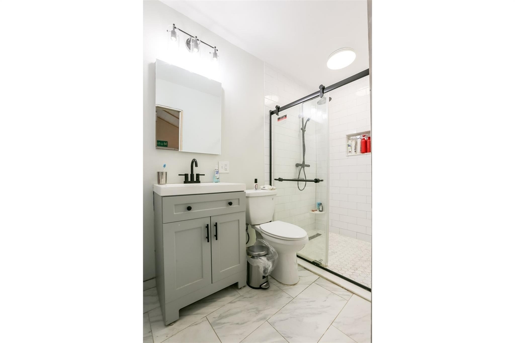 308 E 32nd St - Photo 33