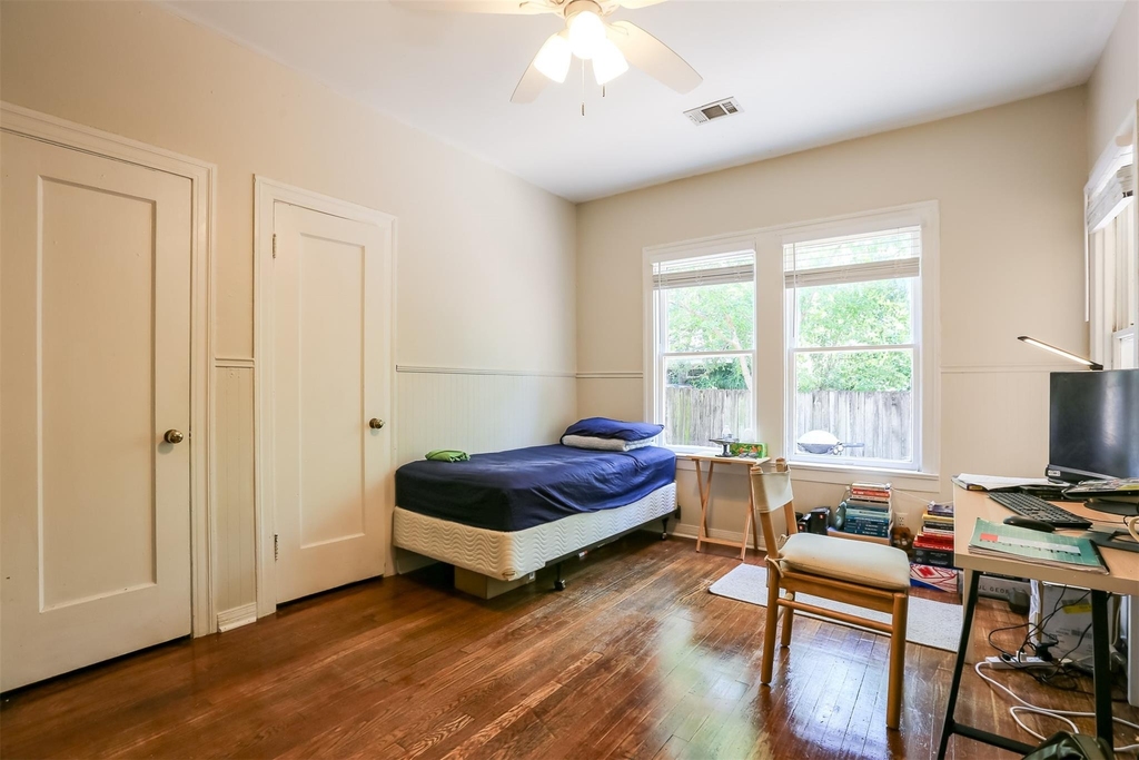 308 E 32nd St - Photo 12