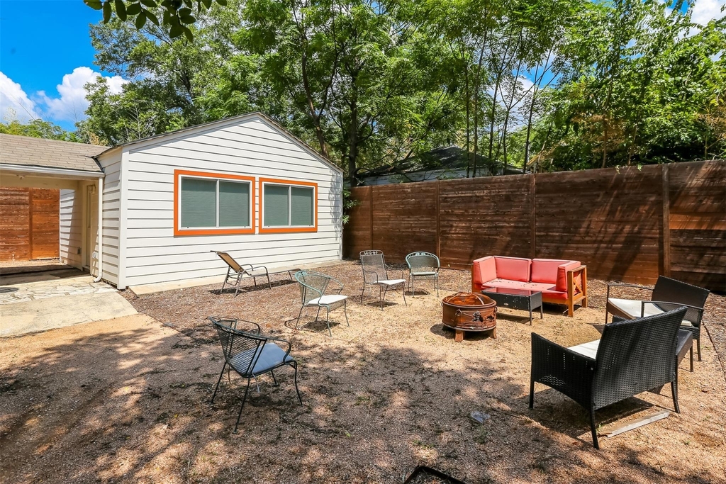 308 E 32nd St - Photo 24