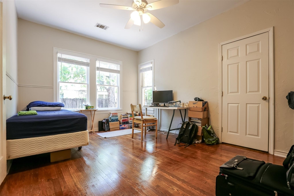 308 E 32nd St - Photo 11