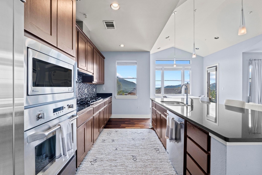 8110 Ranch Road 2222 - Photo 11