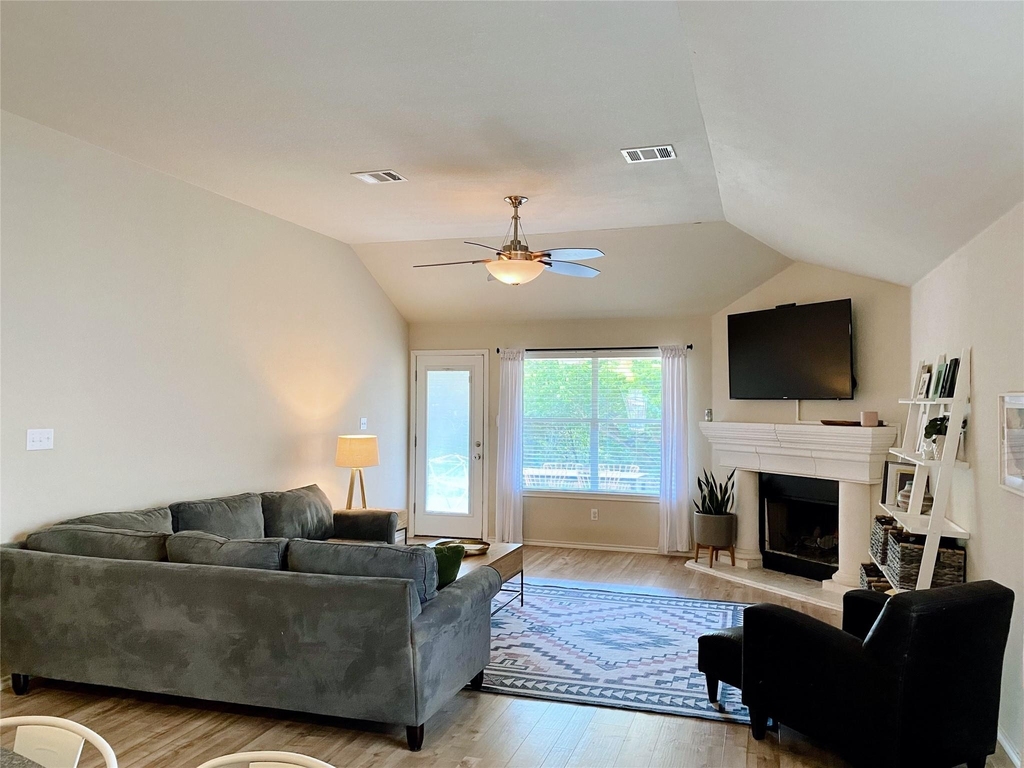 1607 Melissa Oaks Ln - Photo 11