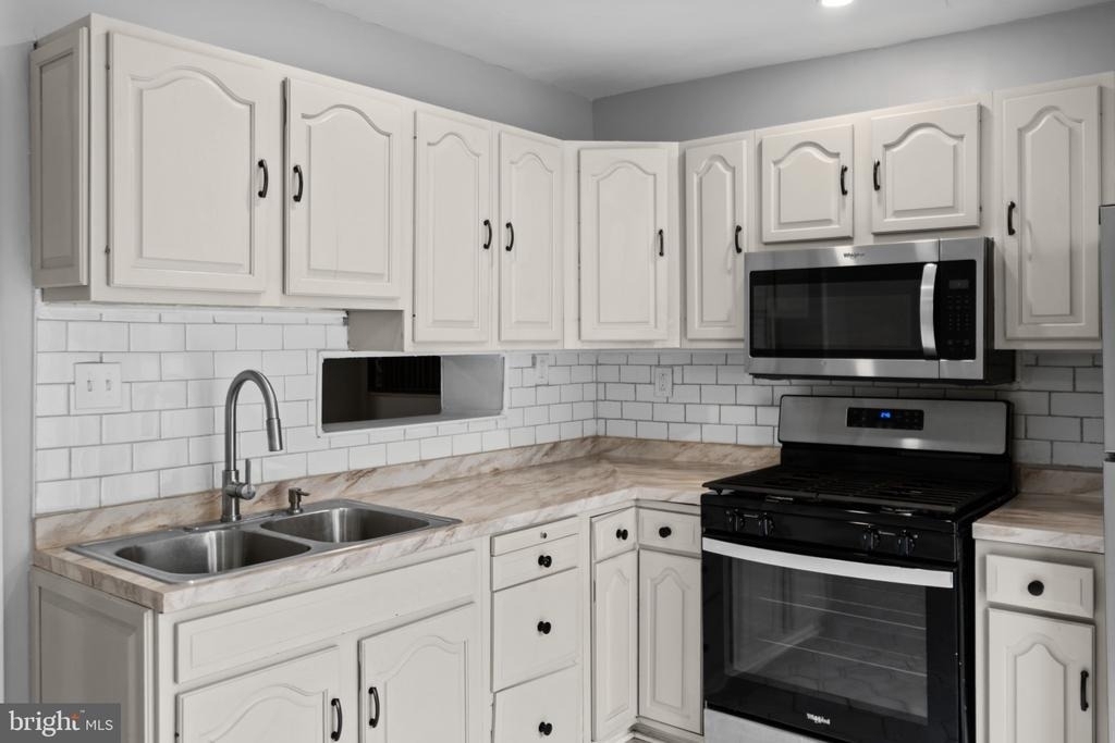 3404 Mueller Street - Photo 10