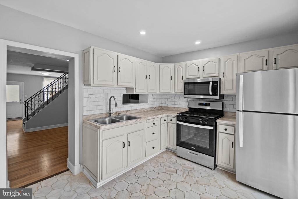 3404 Mueller Street - Photo 9