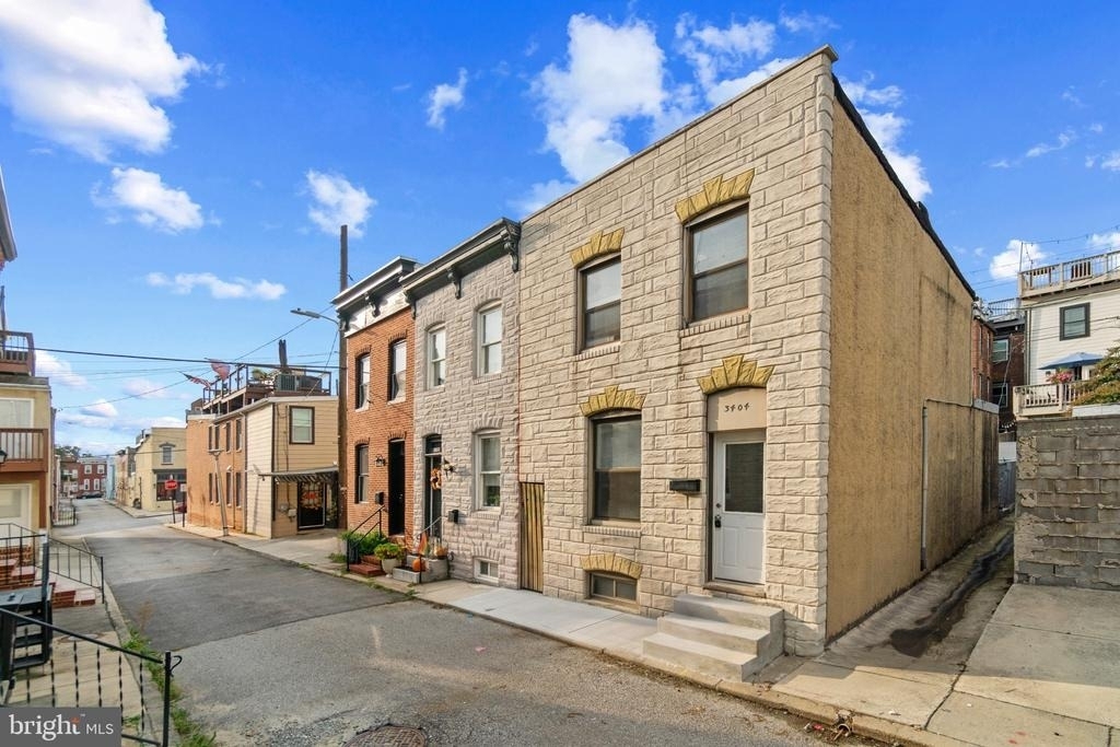 3404 Mueller Street - Photo 0