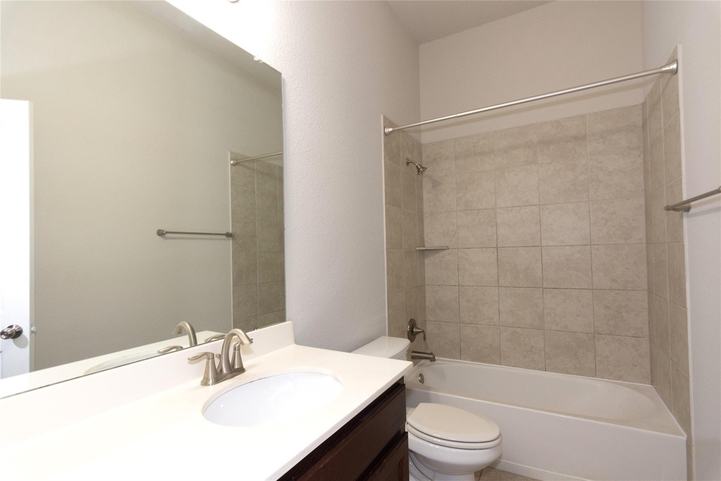 1916 Bobbywoods Ln - Photo 22