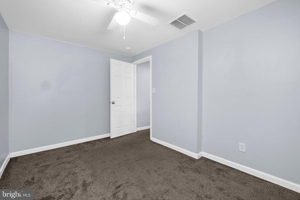 7930 Sutherland Court - Photo 20