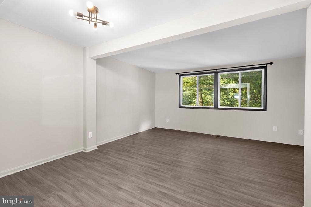 7930 Sutherland Court - Photo 8