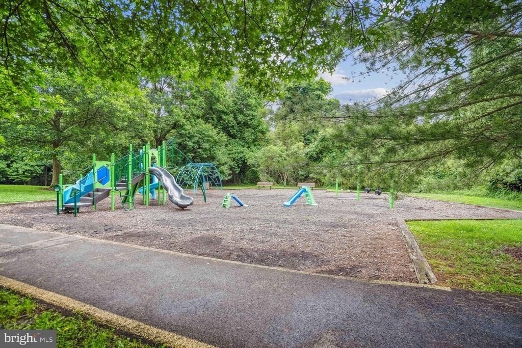 558 Francis Nicholson Way - Photo 45
