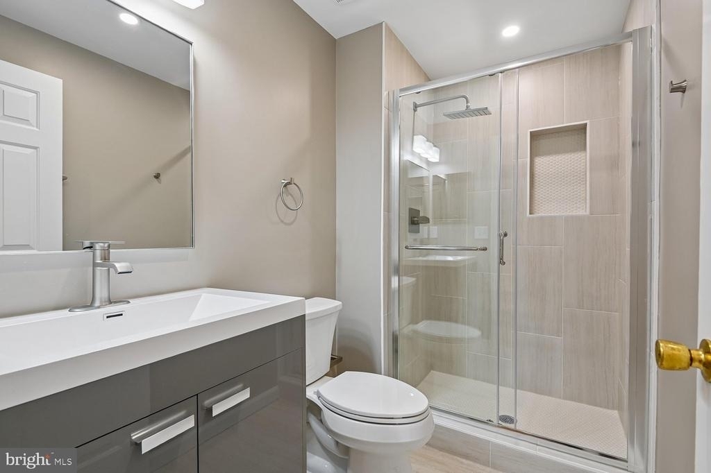558 Francis Nicholson Way - Photo 30