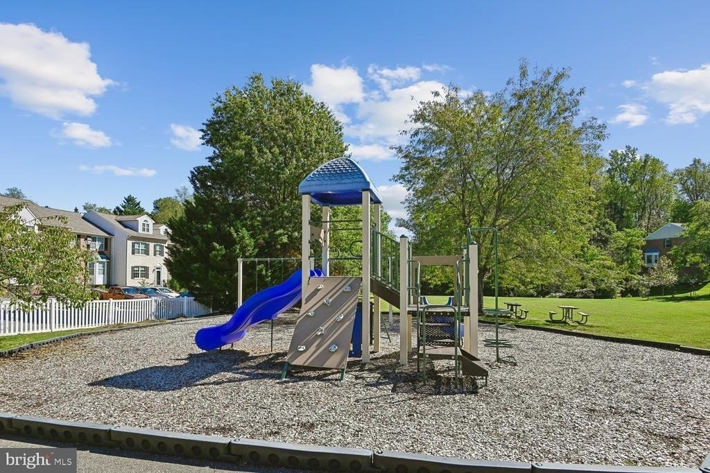 558 Francis Nicholson Way - Photo 41