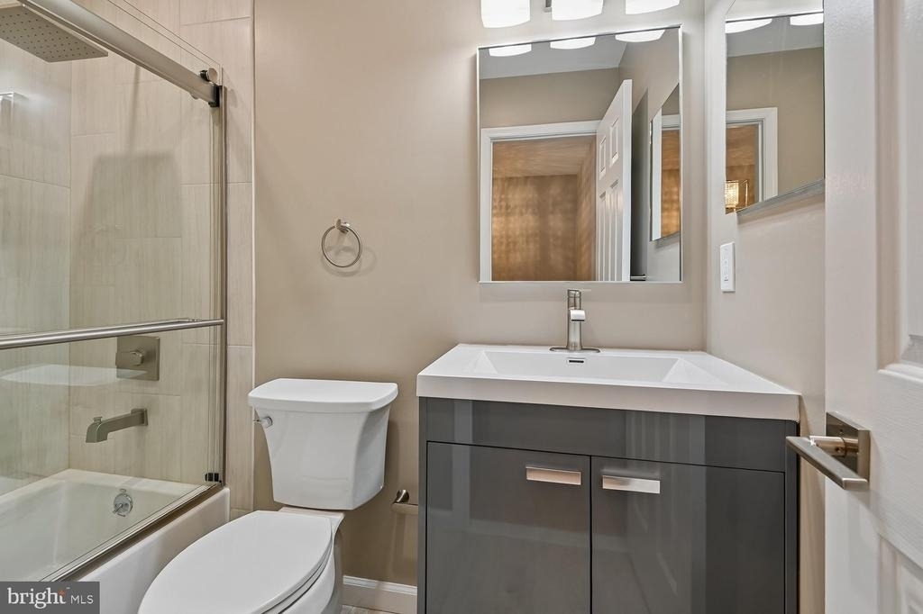 558 Francis Nicholson Way - Photo 24